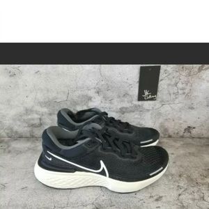 NEW Mens Nike Shoes ZoomX Invisible Run Flyknit Brand New